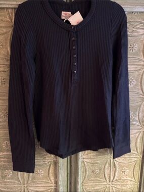 Faherty woman’s waffle knit Henley. NWT black size large